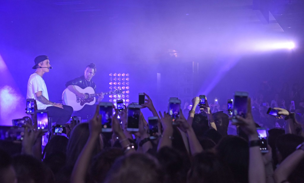 Calvin-Klein-Jeans-promove-evento-musical-em-Hong-Kong-brasil-brazil-sao-paulo-personal-stylist-blog-dudu-gontijo (1)