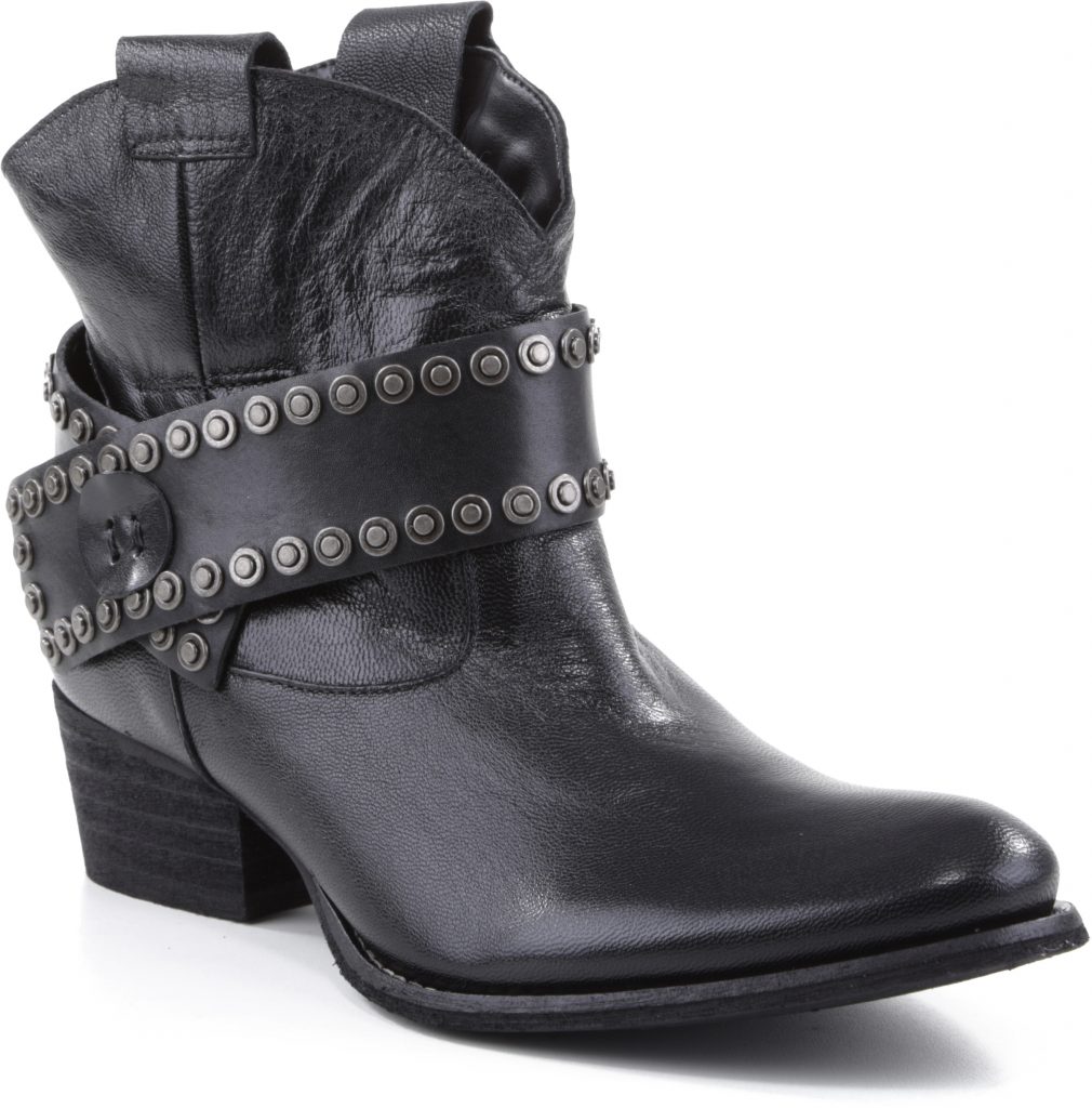 AREZZO - R$ 579,90 
